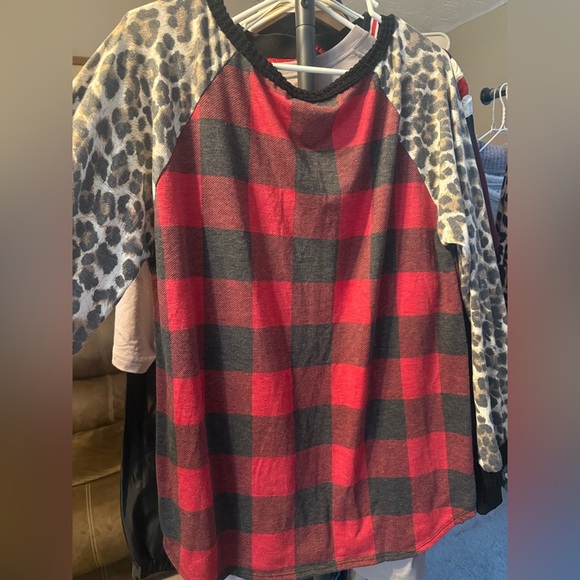 🐾 **BiBi Red Buffalo Plaid & Leopard Print Long Sleeve Top** 🐾 {Medium} - Picture 4 of 4